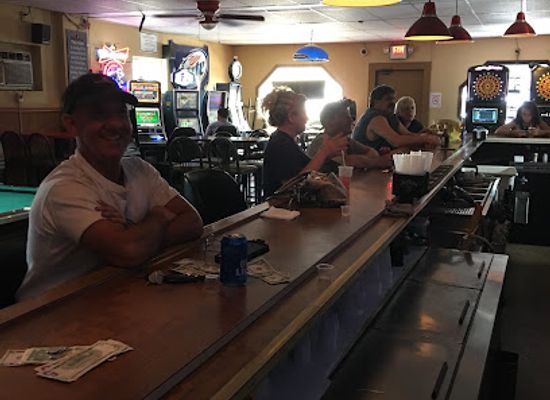 illinois/rock-river-valley/bar/grant-park-tavern