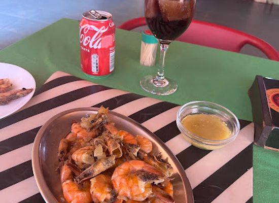 guinea-bissau/cufada-lagoons-natural-park/bar/contentor-do-zema-bar-metro-lavapies