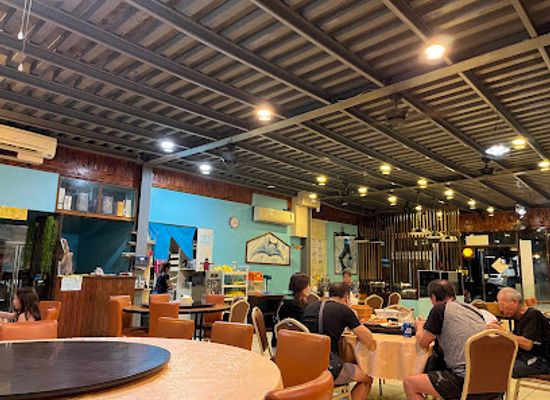 palau/helen-reef/bar/7-eat-restaurant