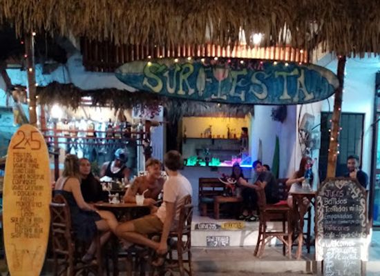 ecuador/montanita-beach/bar/cocteleria-surfiesta