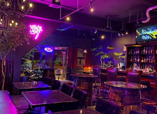 japan/okinawa/bar/first-chance