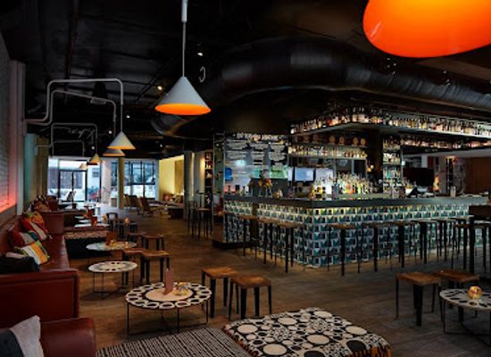 australia/surfers-paradise/bar/stingray-lounge
