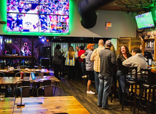 virginia/lynchburg/bar/clubhouse-sports-bar-restaurant-grill