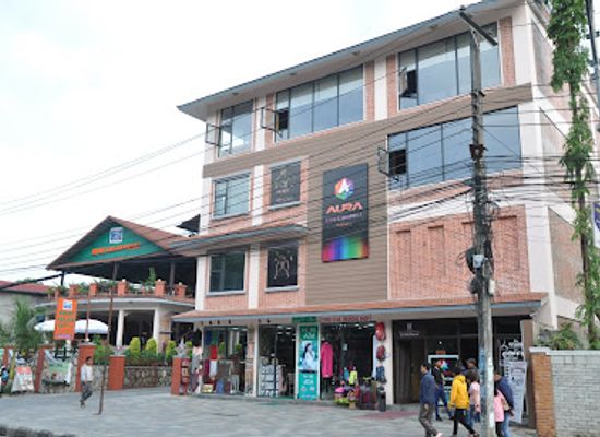 nepal/pokhara/lakeside/bar/aura-lounge-bar