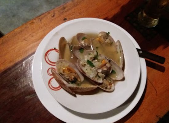 mozambique/tofo-beach/bar/mojo-s
