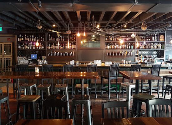 canada/toronto/entertainment-district/bar/bar-hop-brewco