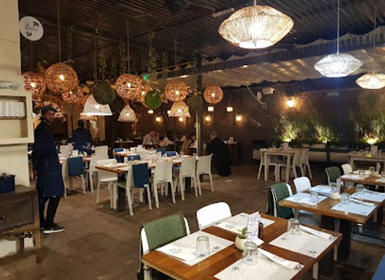 argentina/mendoza/chacras-de-coria/bar/la-gloria-cantina-cool