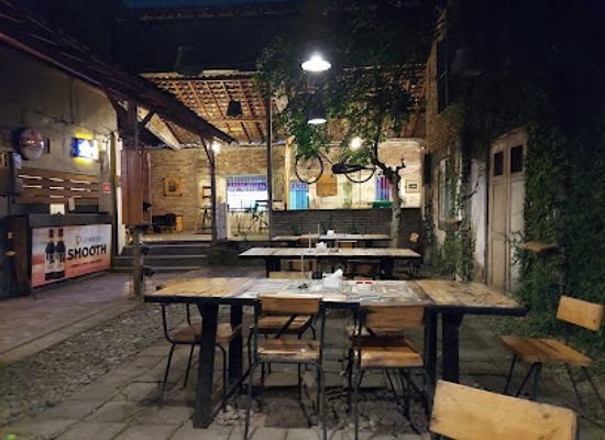 indonesia/yogyakarta/kotagede/bar/taphouse-beer-garden