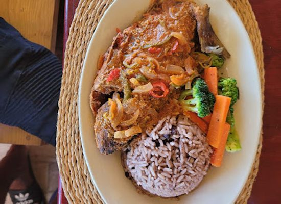 saint-kitts-and-nevis/newcastle/bar/bush-bar