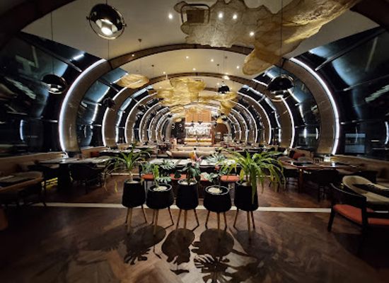 indonesia/east-java/bar/skydome-golden-tulip-holland-resort-batu