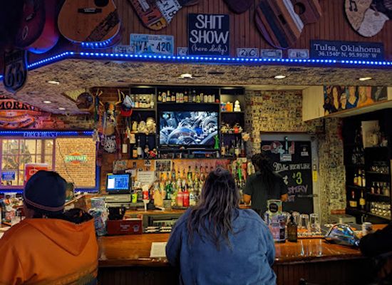 oklahoma/green-country/bar/the-hunt-club