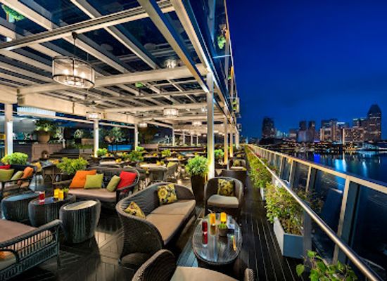 singapore/central-business-district/bar/lantern
