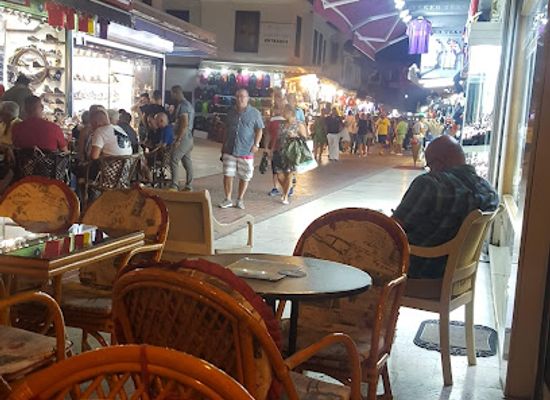 turkiye/kusadasi/bar/charlie-s-place