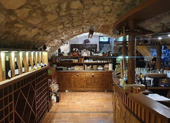 hungary/bodrogkoz/bar/ovar-borozo
