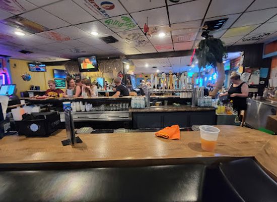 wisconsin/blue-hills/bar/gilligans