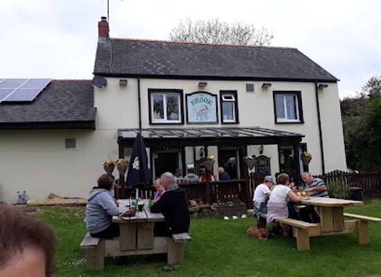 united-kingdom/pembrokeshire-coast-national-park/bar/the-brook-inn