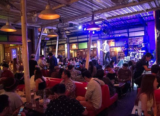 thailand/chiang-mai/nimmanhaemin/bar/rush-bar