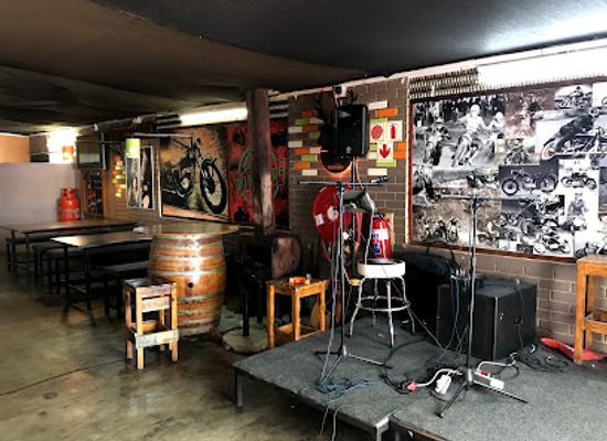 namibia/windhoek/bar/vintage-bar-grill