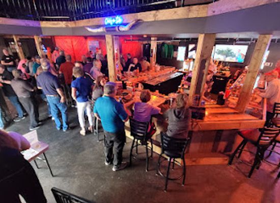 missouri/little-dixie/bar/chic-s-n-dix-honkytonk-saloon