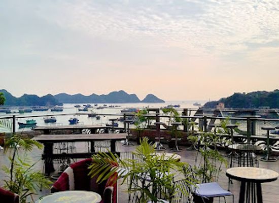 vietnam/cat-ba-island/bar/marigold-restaurant-cat-ba