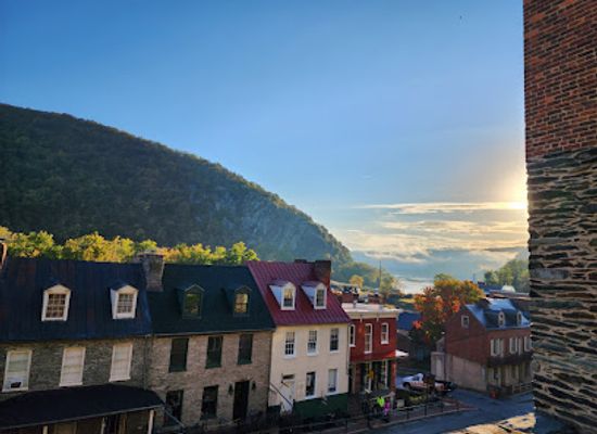 west-virginia/harpers-ferry-national-historical-park/bar/canonball-high-street