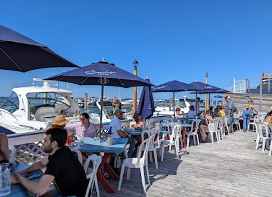 new-york/fire-island/bar/hideaway-restaurant