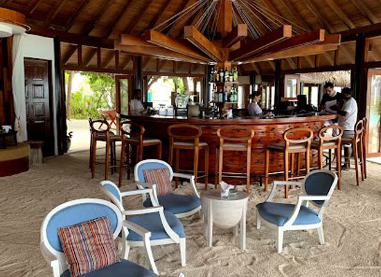 maldives/male/hulhule/bar/constance-hotels-and-resorts-maldives-airport-lounge