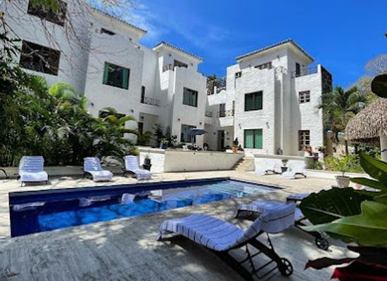 panama/pearl-islands/bar/les-blanc-villas