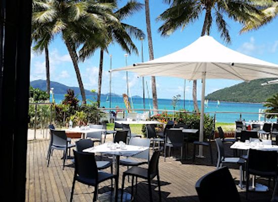 australia/whitsunday-islands/bar/sails-restaurant