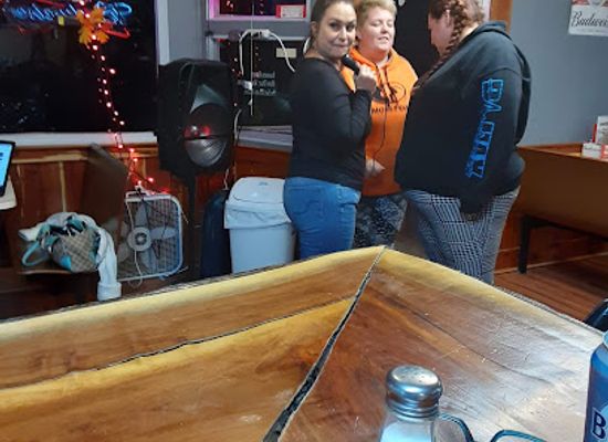 kansas/marais-des-cygnes/bar/cricket-s-bar-and-grill