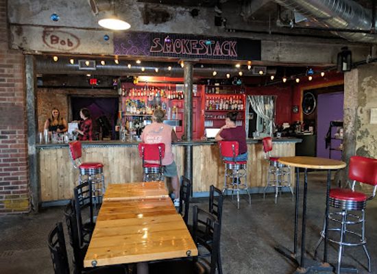 iowa/driftless-area/bar/smokestack