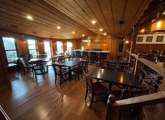 missouri/lake-of-the-ozarks/bar/the-tavern-at-trails-end