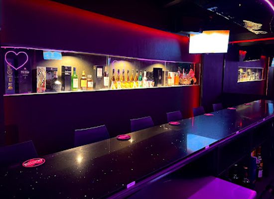 japan/aki/bar/k-pop-karaoke-bar-apink