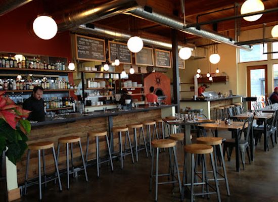 oregon/hood-river/bar/solstice-wood-fire-pizza-cafe-bar