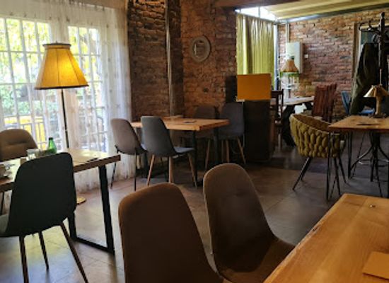 kosovo/podgur/bar/door-53