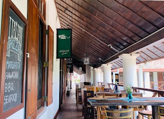 sri-lanka/galle/bar/420-crunch