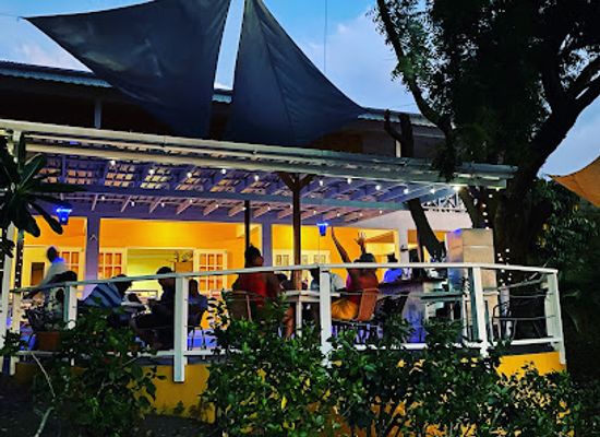 saint-vincent-and-the-grenadines/bequia/bar/provision