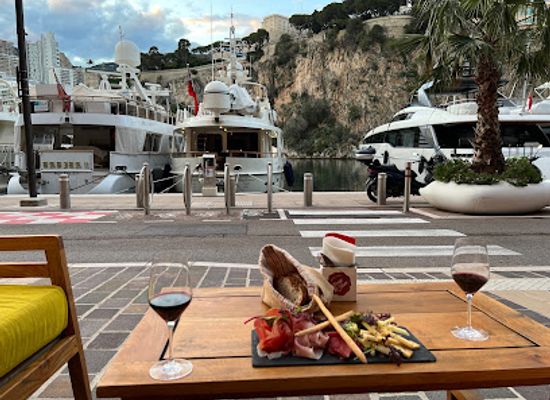 monaco/fontvieille/bar/le-rouge-et-le-blanc