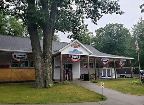 michigan/silver-lake-sand-dunes/bar/lighthouse-grill