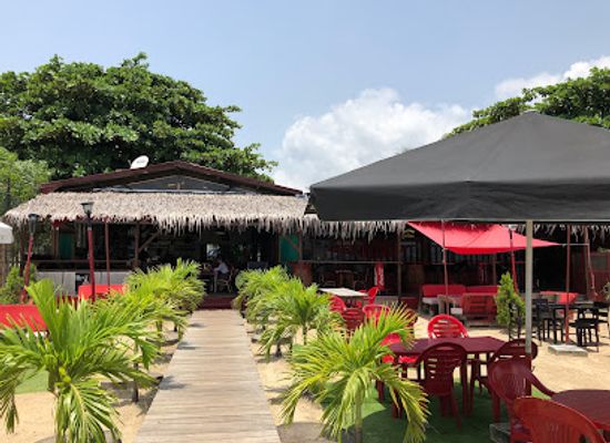 gabon/congo-basin/bar/la-voile-rouge