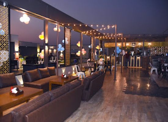 india/gujarat/bar/makeba-the-lounge-cafe