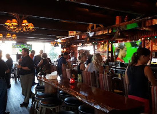 wisconsin/milwaukee/downtown/bar/camp-bar-third-ward