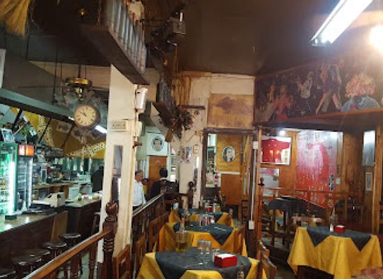 chile/valparaiso/barrio-puerto/bar/bar-cinzano