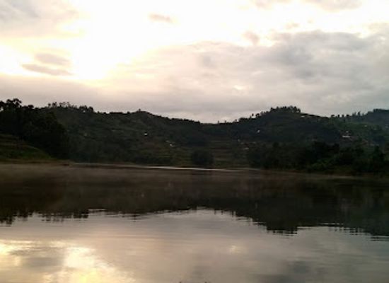 uganda/lake-bunyonyi/bar/mistress-s-bar