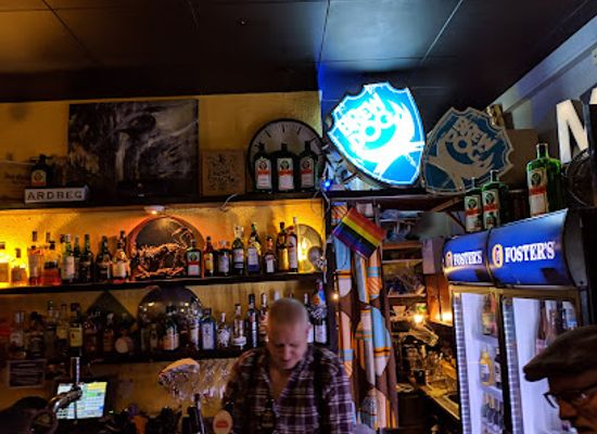 finland/helsinki/kallio/bar/musta-kissa-bar