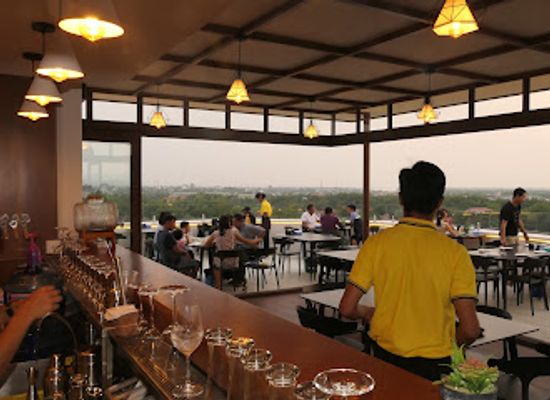 myanmar-burma/tanintharyi-region/bar/dawei-shwe-pyi-taw-rooftop-bar