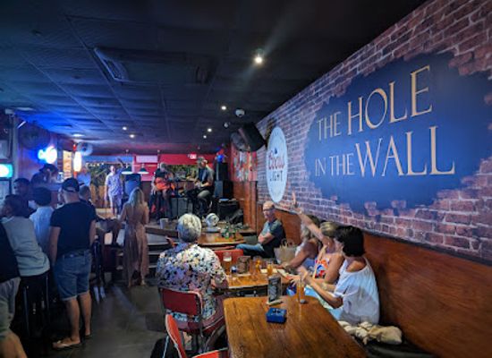 sint-maarten/guana-bay/bar/the-hole-in-the-wall