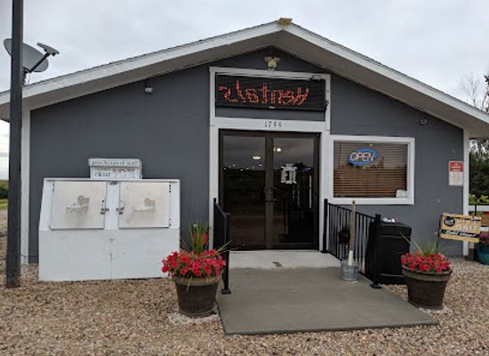 nebraska/lake-mcconaughy/bar/lakefront-express
