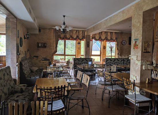 ukraine/hoverla-mountain/bar/bartik-brewpub