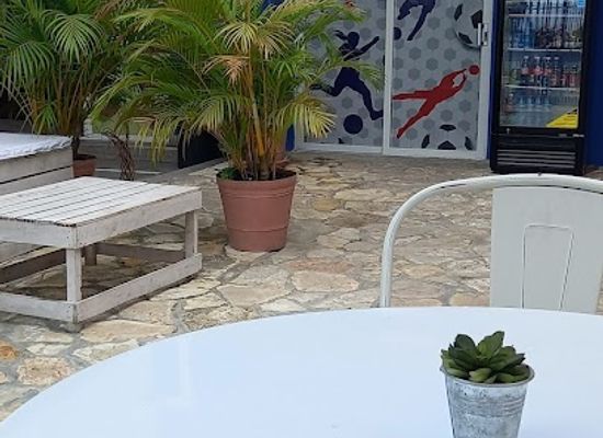 haiti/ouest/bar/sno-izz-fresco-bar